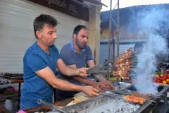 5db94298c03c0e143cca4ed1